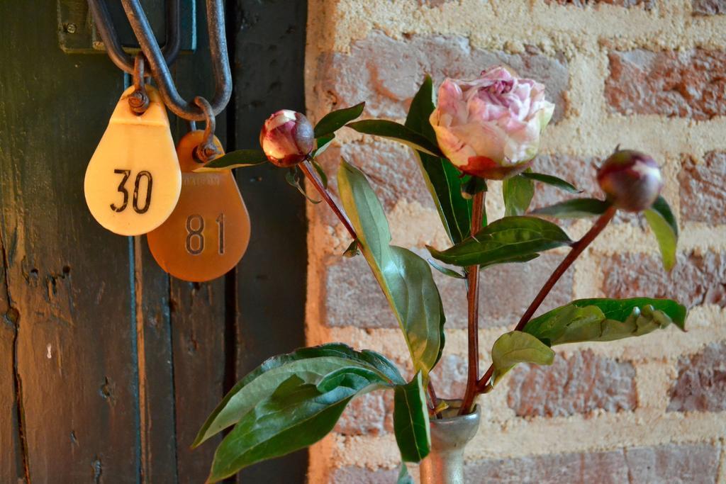 Dalauro Next Bed & Breakfast Eys Bagian luar foto